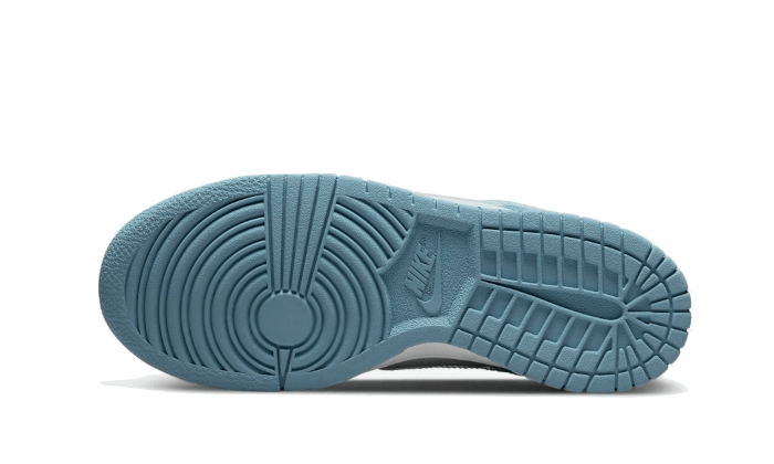Dunk Low Aura Clear Swoosh