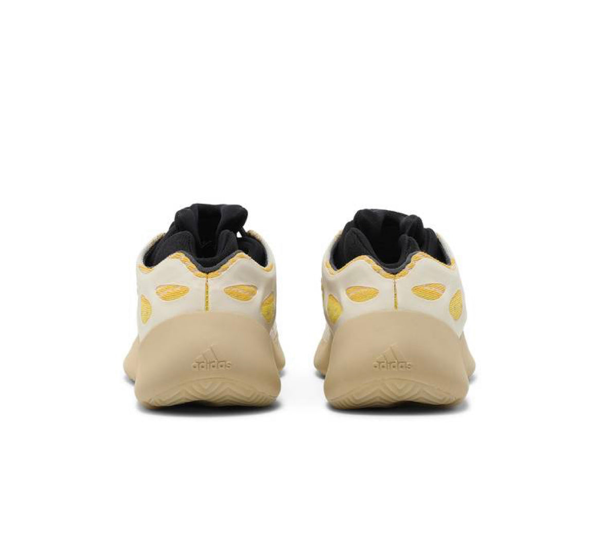 Yeezy 700 Safflower (Kids)