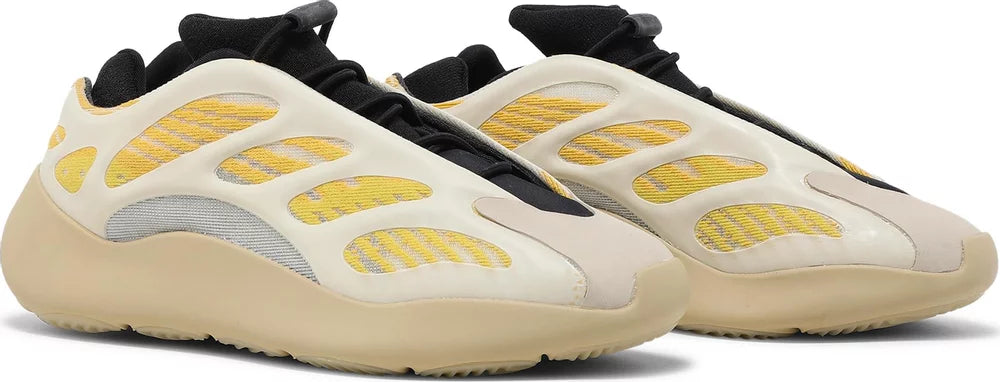 Yeezy 700 Safflower (Kids)