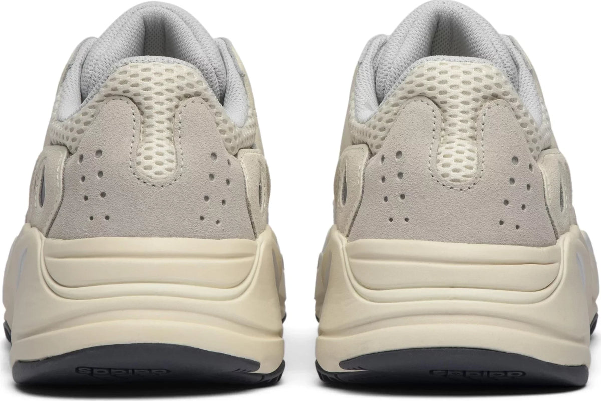 Yeezy Boost 700 Analog
