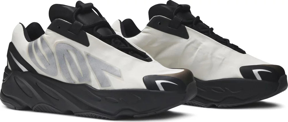 Yeezy Boost 700 MNVN Bone (Kids)
