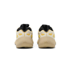 Yeezy 700 Safflower (Kids)