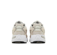 New Balance 725 Beige