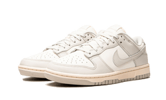 Dunk Low Light Bone